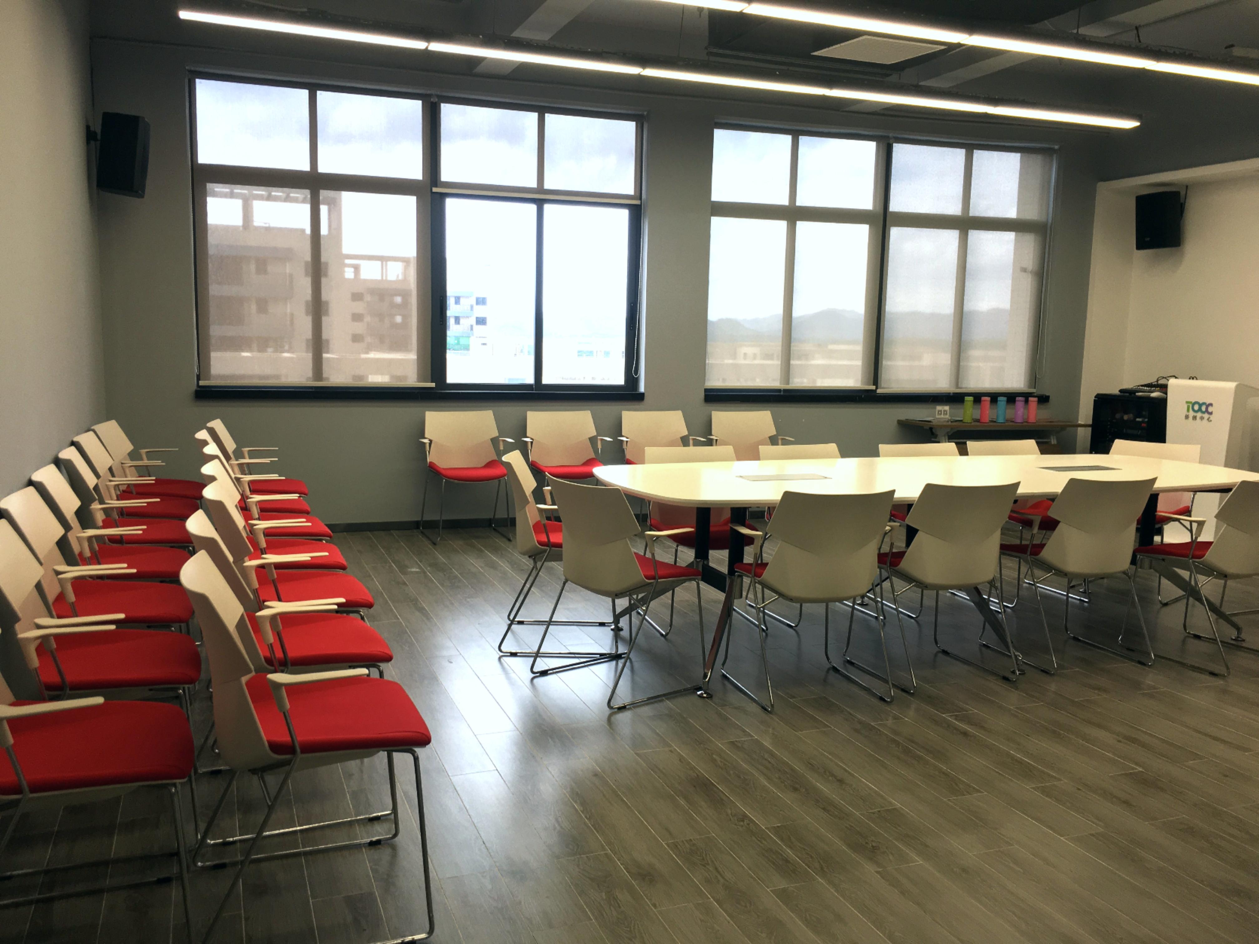 طاولات وكراسي غرفة الاستقبال