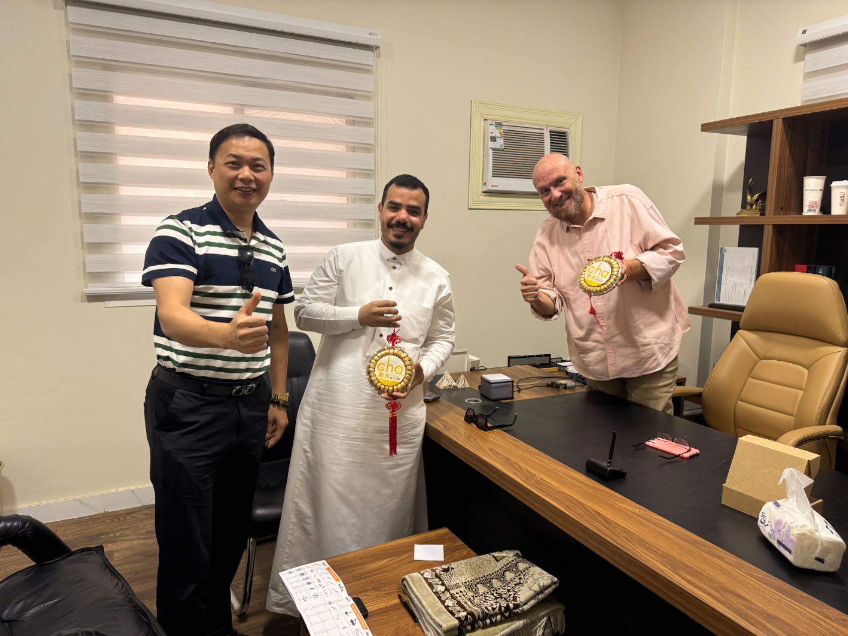 مورد أثاث المكاتب