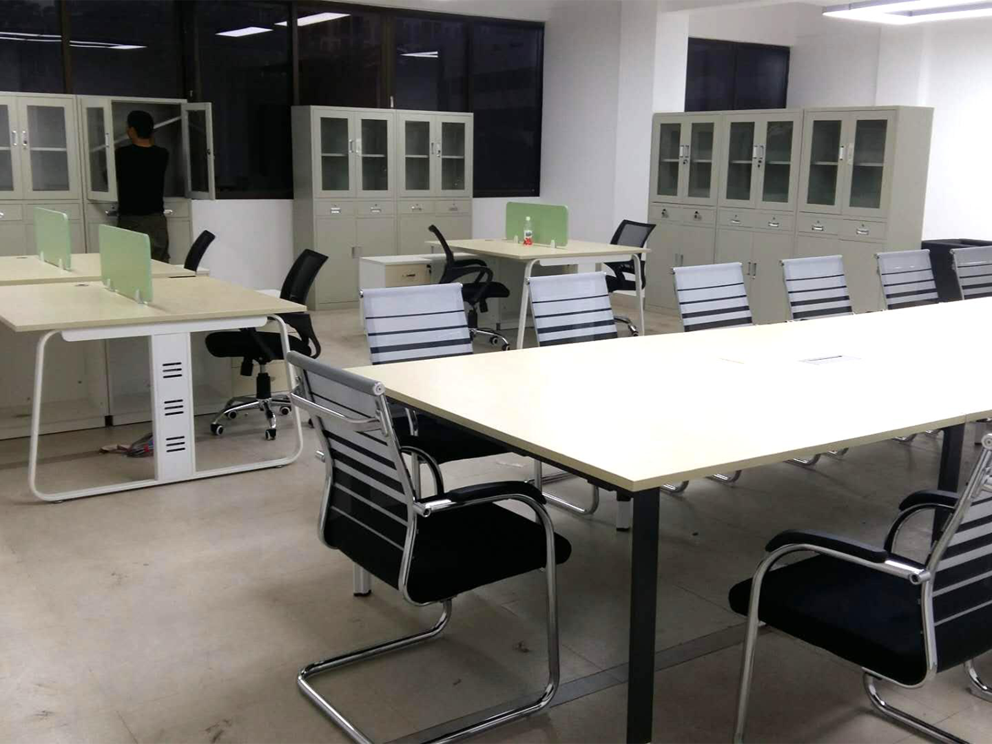 أثاث المكاتب